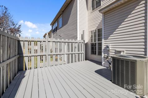 10207 Garmoyle Street Charlotte NC 28277