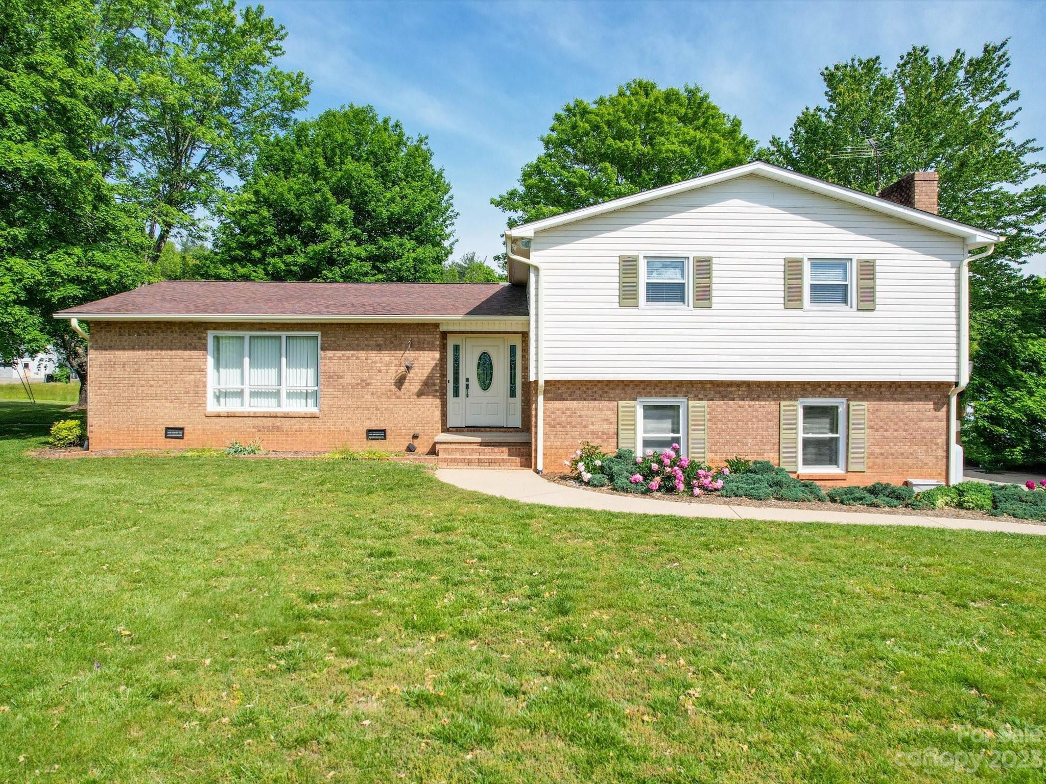 3275 Friendship Lane Lenoir NC 28645