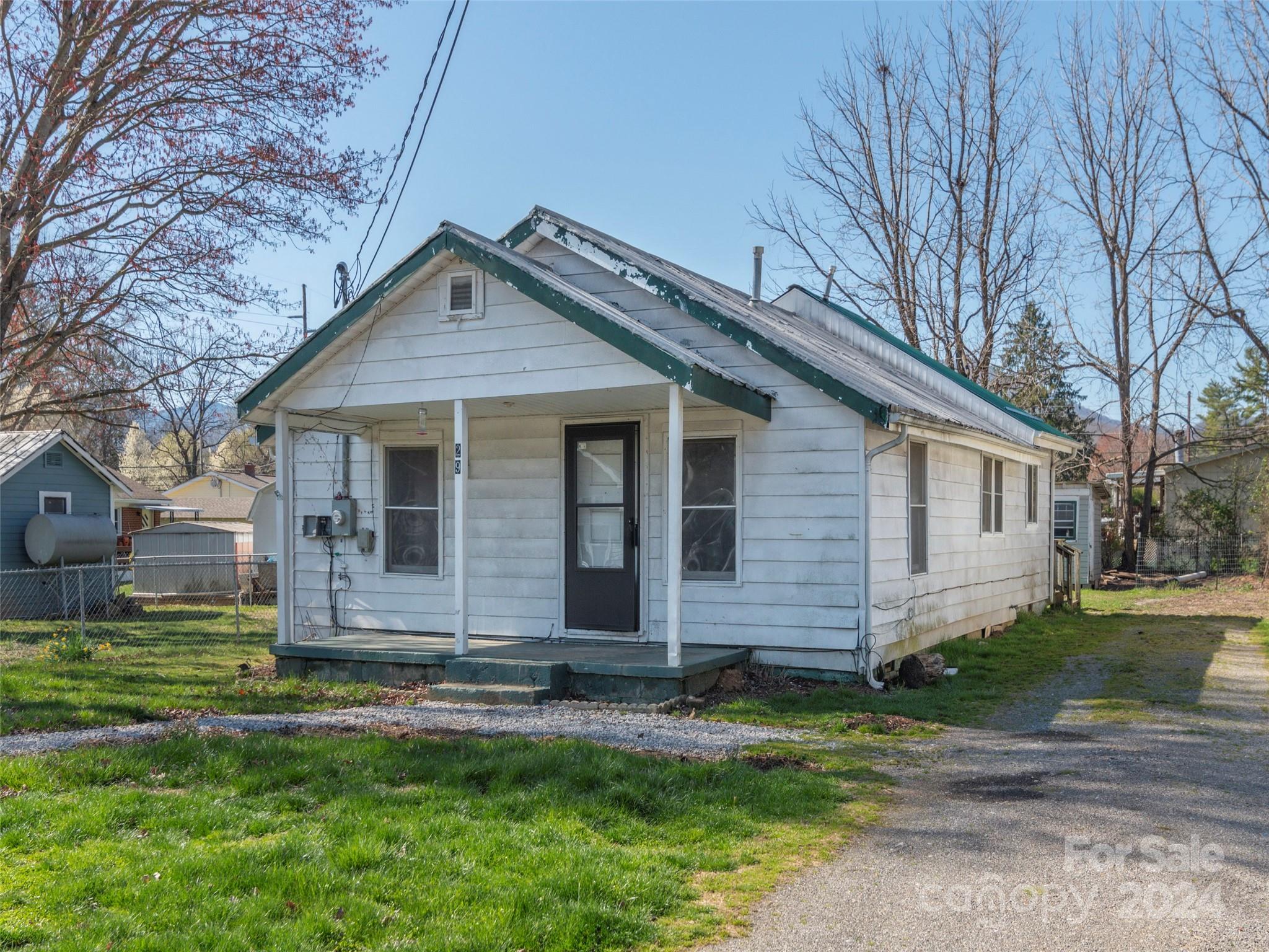 29 5th Street Waynesville NC 28786