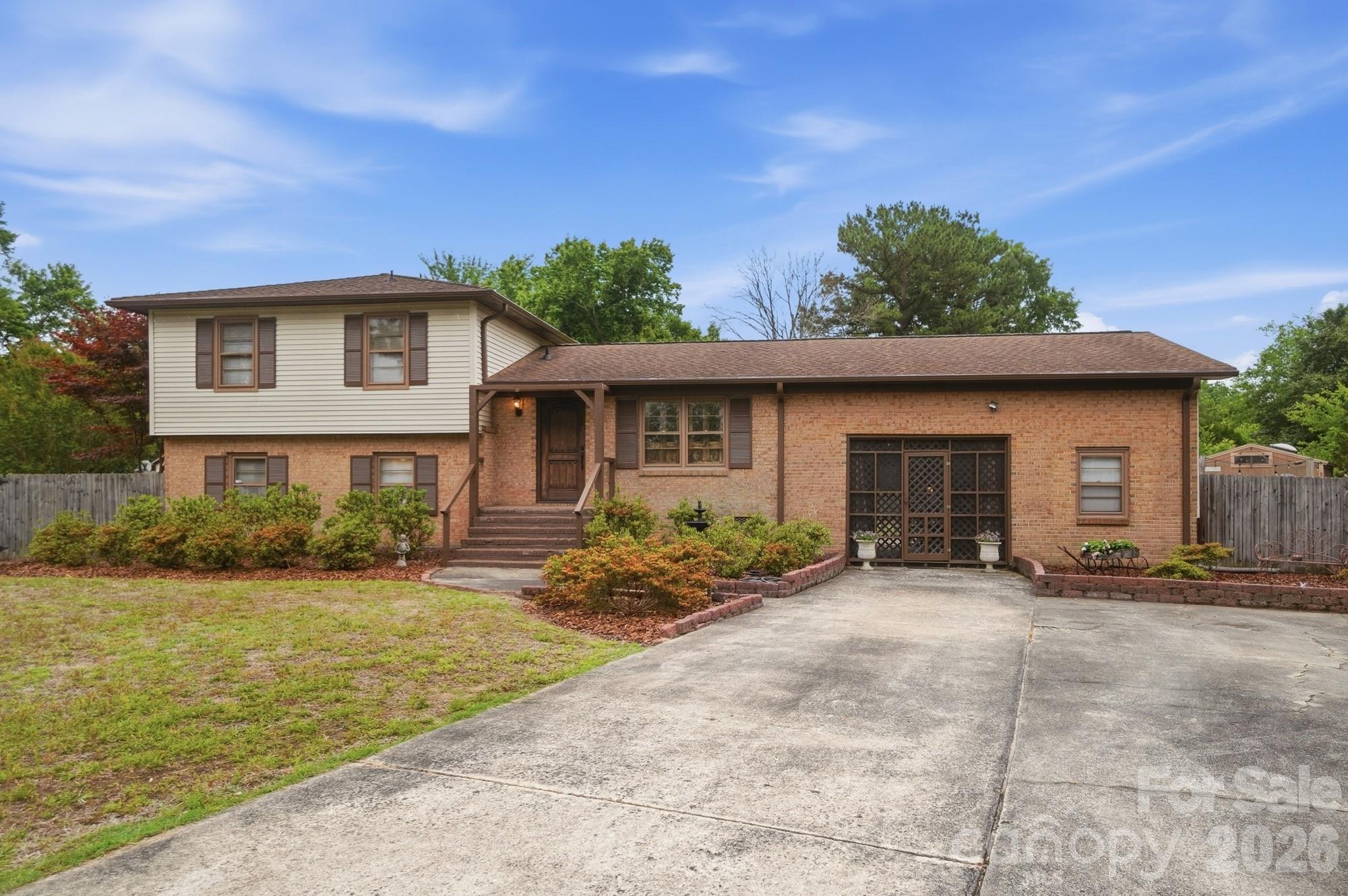 12006 Swanee Lane Charlotte NC 28273