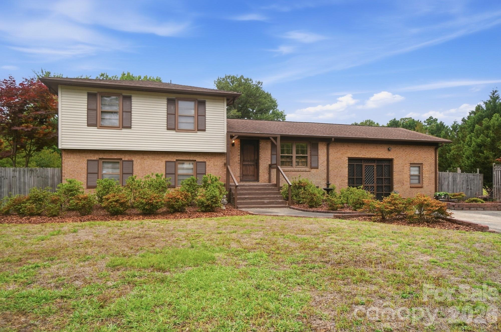 12006 Swanee Lane Charlotte NC 28273