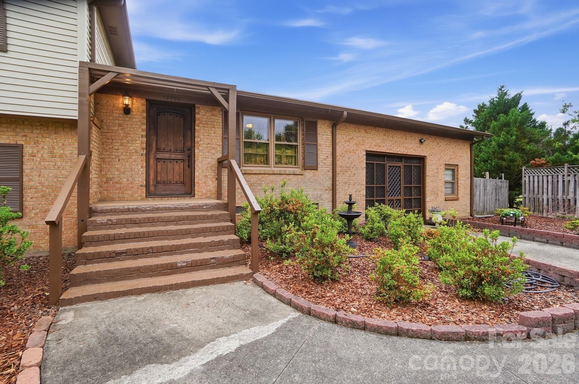 12006 Swanee Lane Charlotte NC 28273
