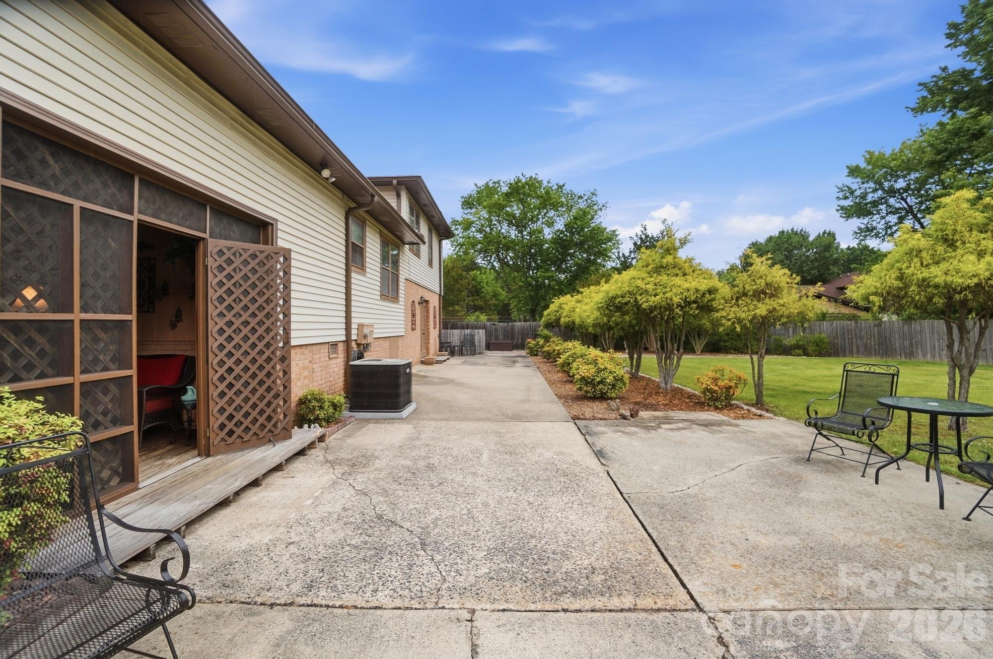 12006 Swanee Lane Charlotte NC 28273