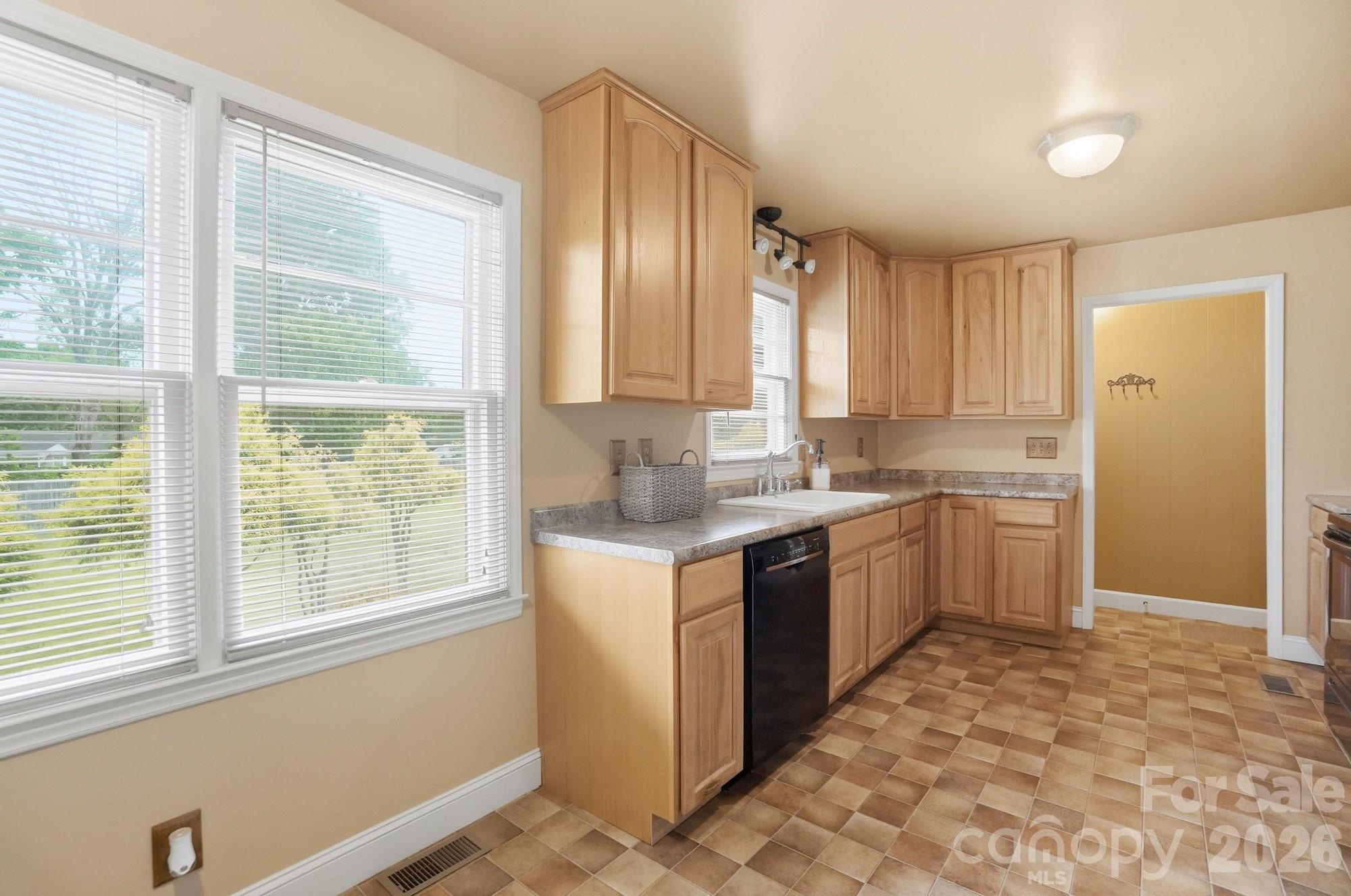 12006 Swanee Lane Charlotte NC 28273
