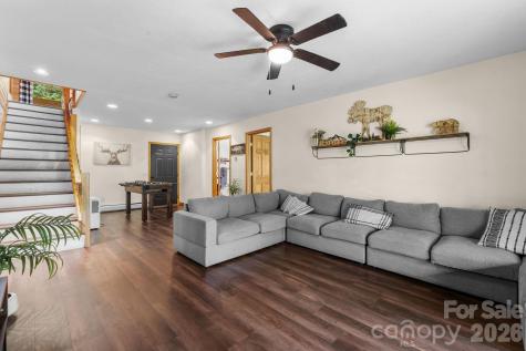 965 Winterstar Loop Burnsville NC 28714