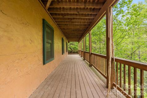 965 Winterstar Loop Burnsville NC 28714