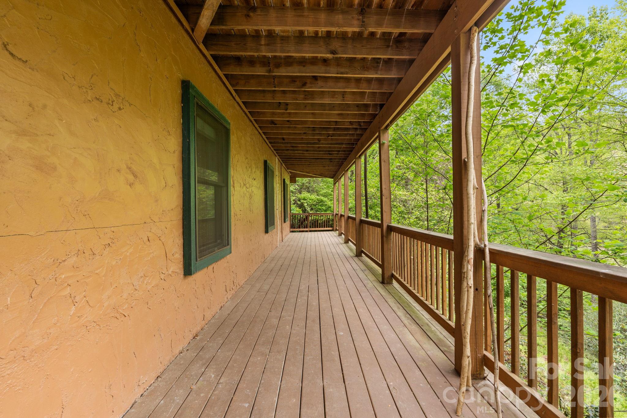 965 Winterstar Loop Burnsville NC 28714