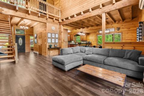 965 Winterstar Loop Burnsville NC 28714