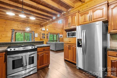 965 Winterstar Loop Burnsville NC 28714