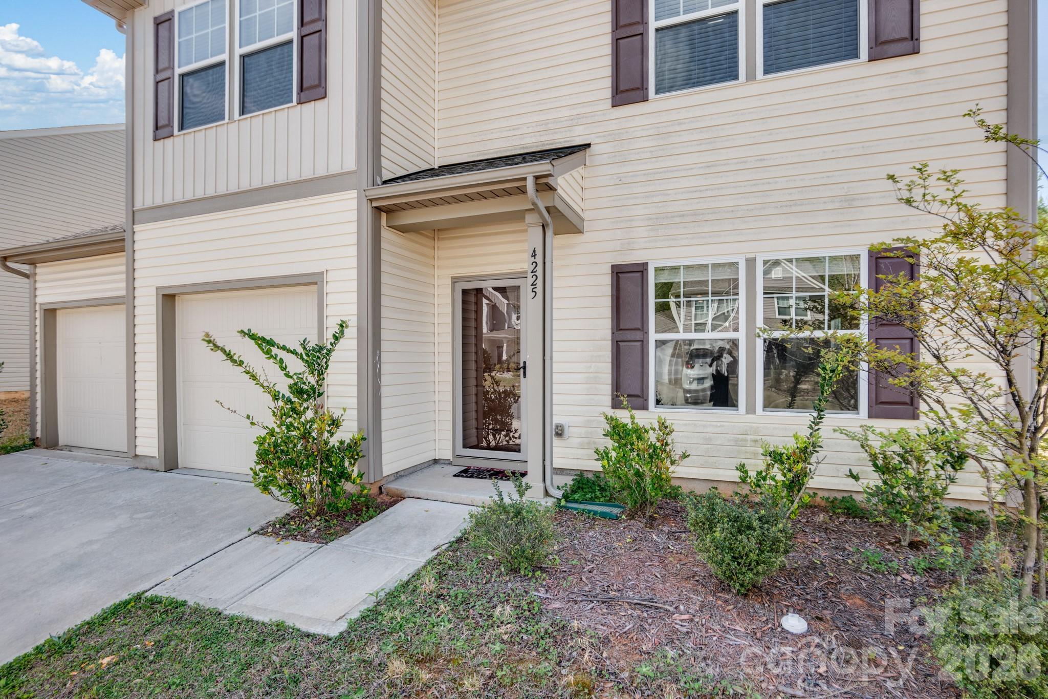 4225 Stockbrook Drive Charlotte NC 28215