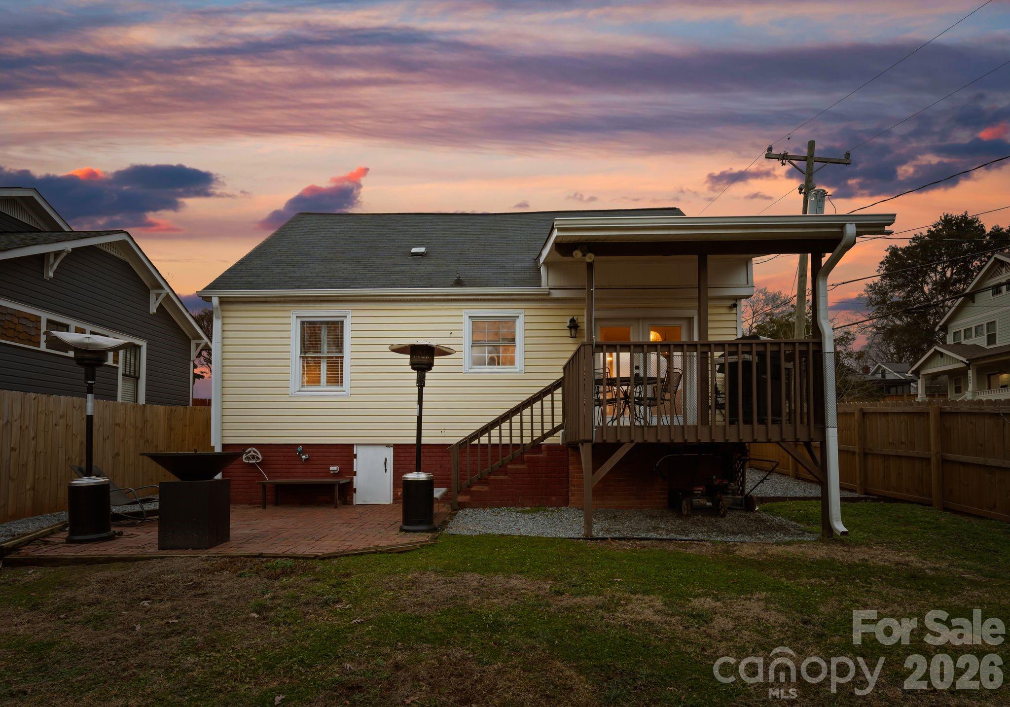 1424 Nandina Street Charlotte NC 28205