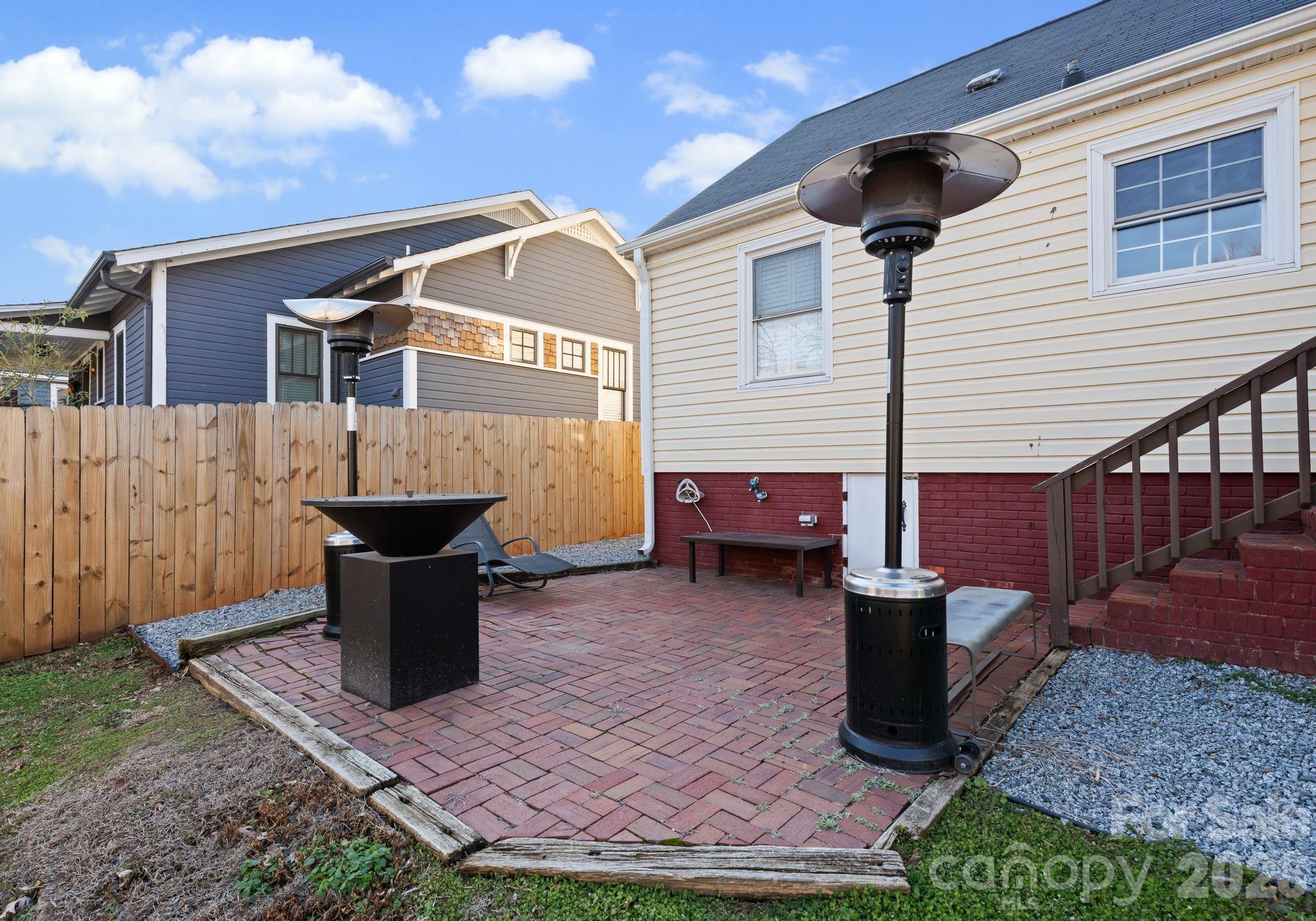 1424 Nandina Street Charlotte NC 28205