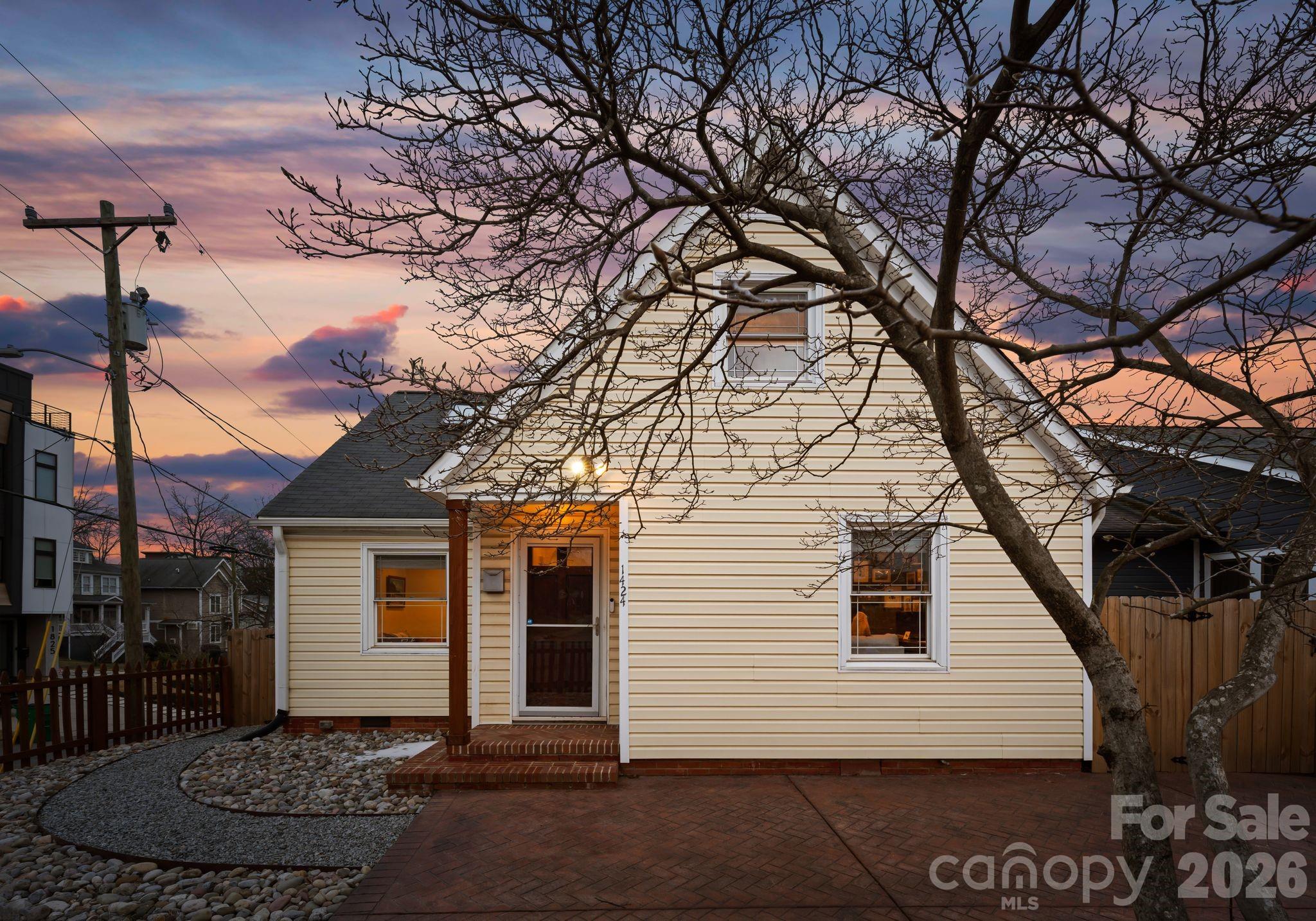 1424 Nandina Street Charlotte NC 28205