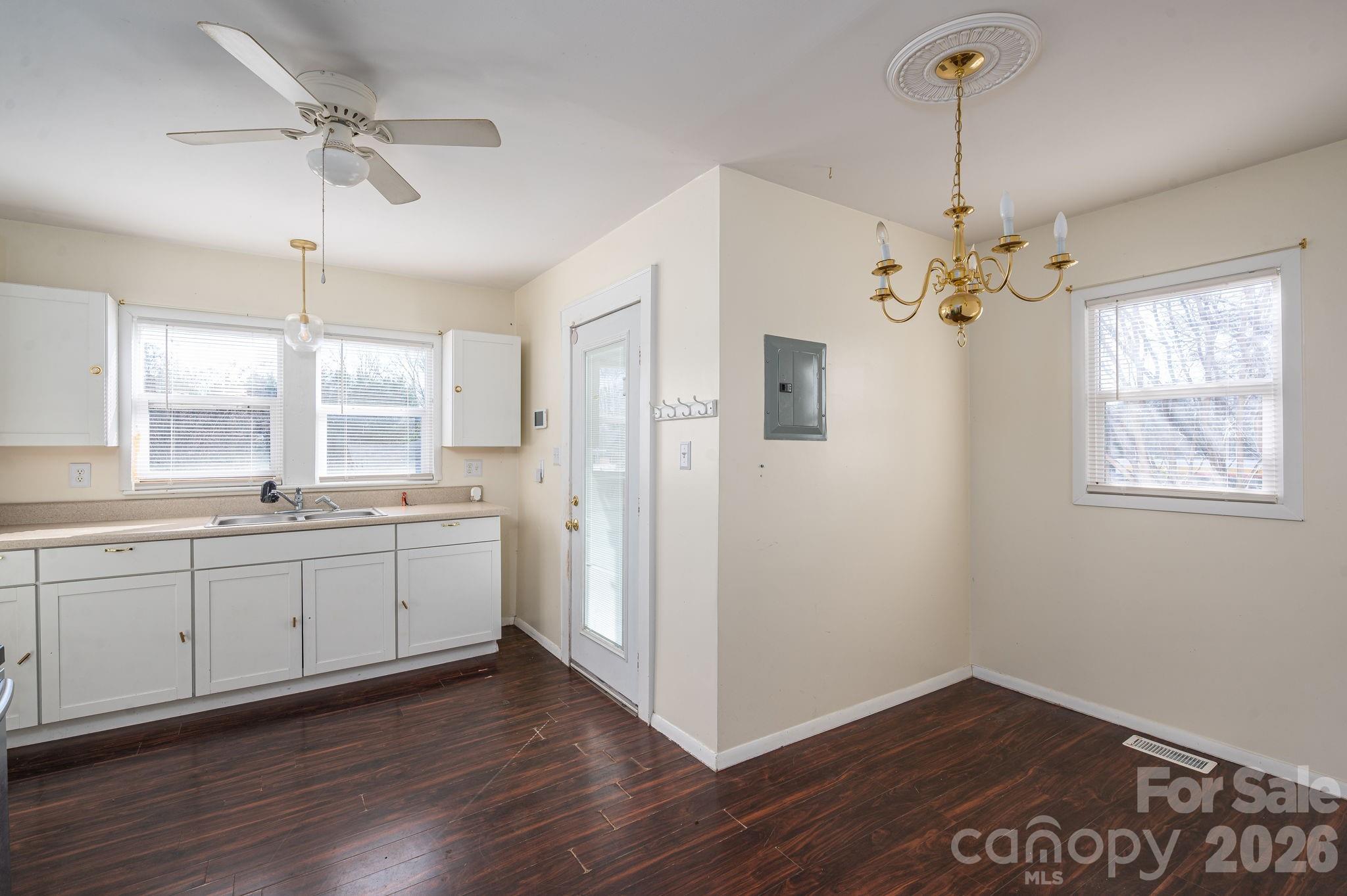 329 W Main Street Lincolnton NC 28092