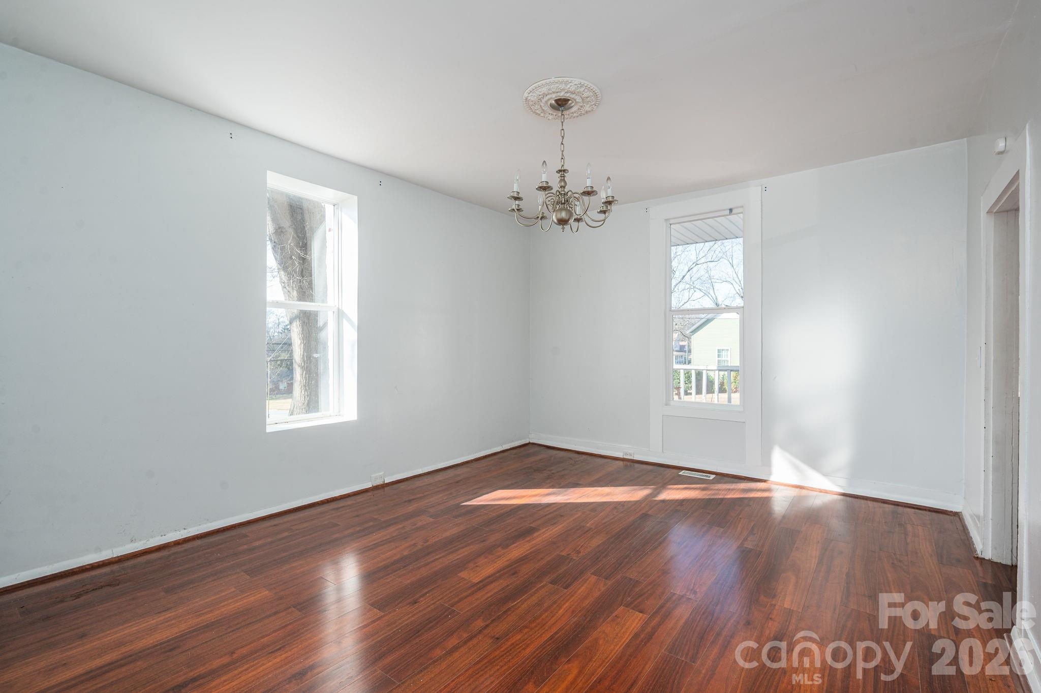 329 W Main Street Lincolnton NC 28092