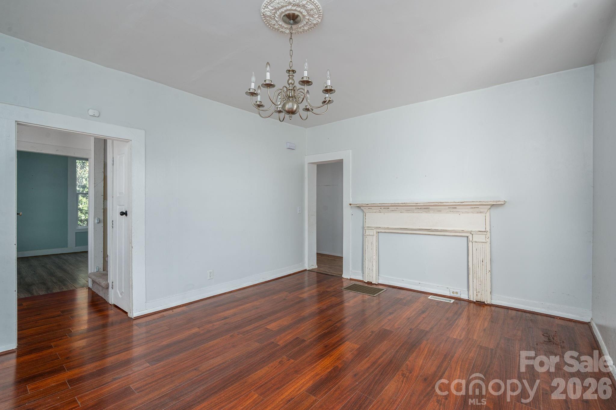 329 W Main Street Lincolnton NC 28092