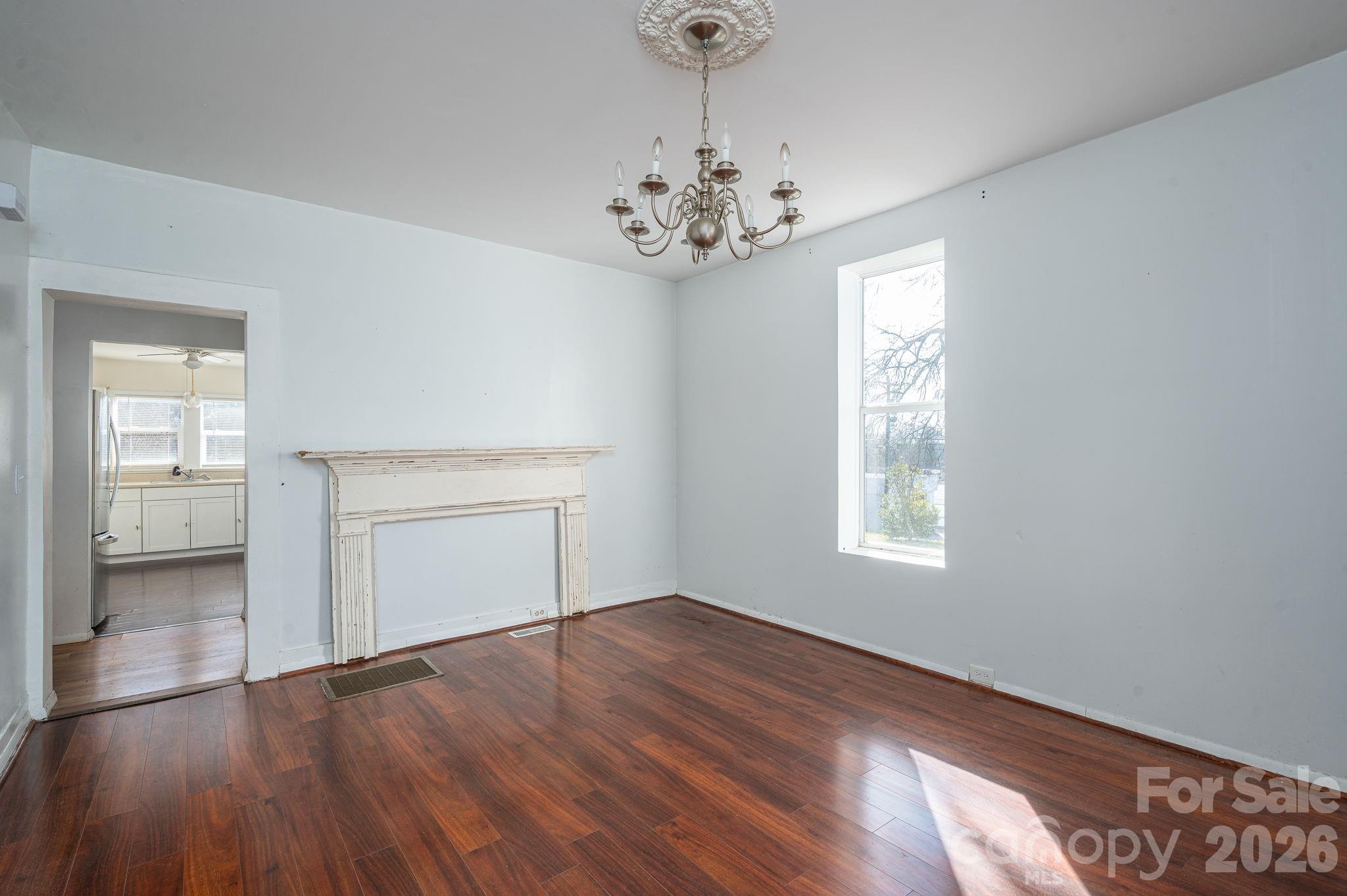329 W Main Street Lincolnton NC 28092