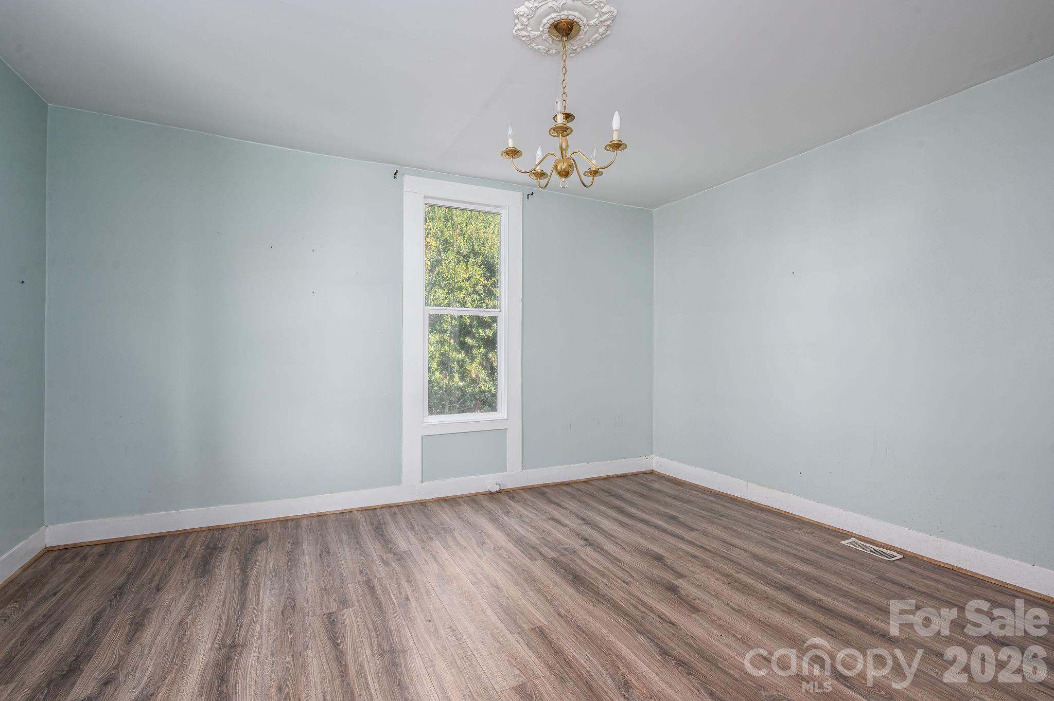 329 W Main Street Lincolnton NC 28092
