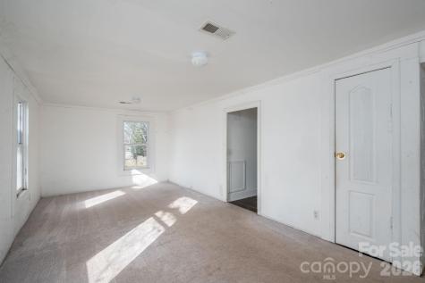 329 W Main Street Lincolnton NC 28092