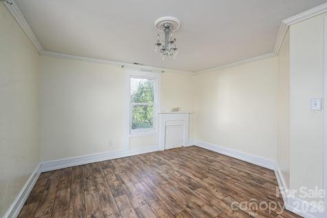 329 W Main Street Lincolnton NC 28092