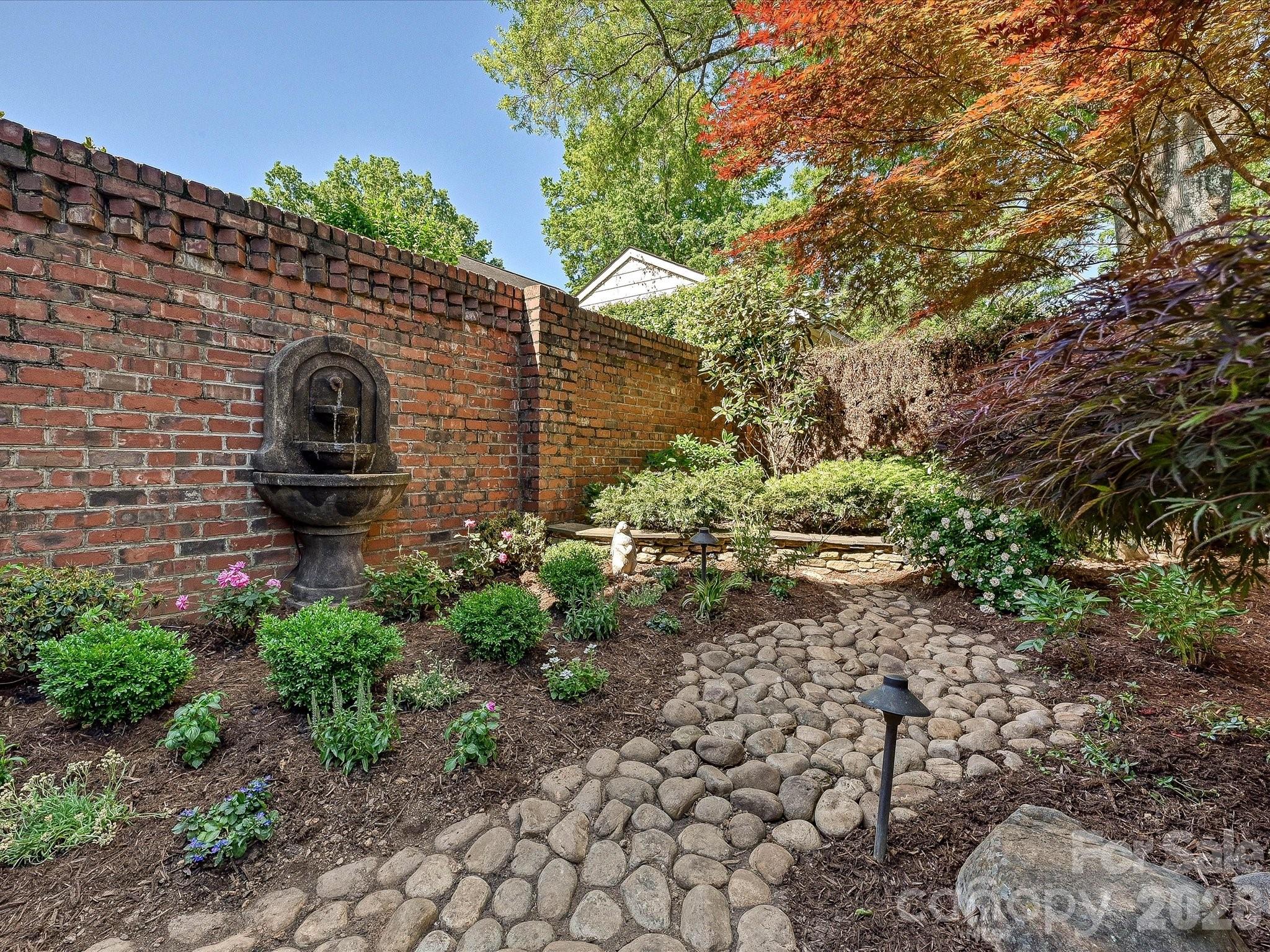 1117 Dilworth Crescent Row Charlotte NC 28203
