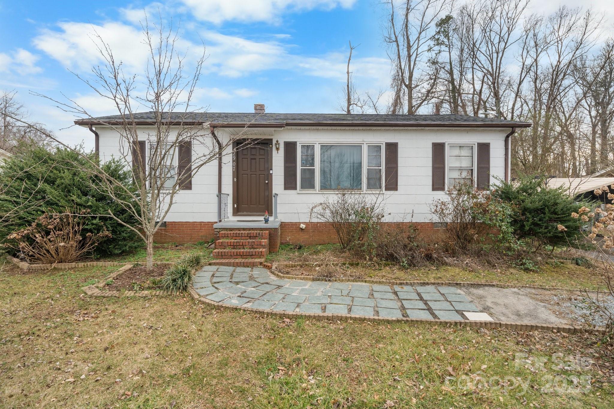 2907 1st Avenue NW Hickory NC 28601