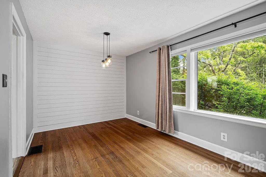 1106 Cherokee Drive Hendersonville NC 28739