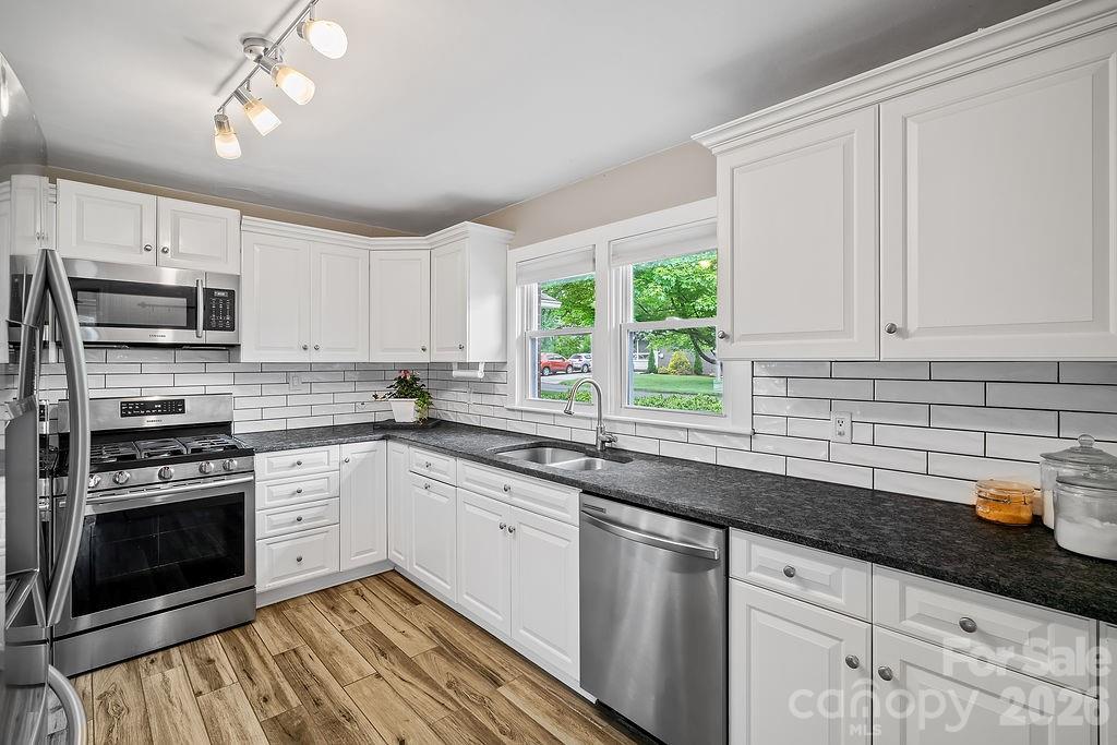 1106 Cherokee Drive Hendersonville NC 28739