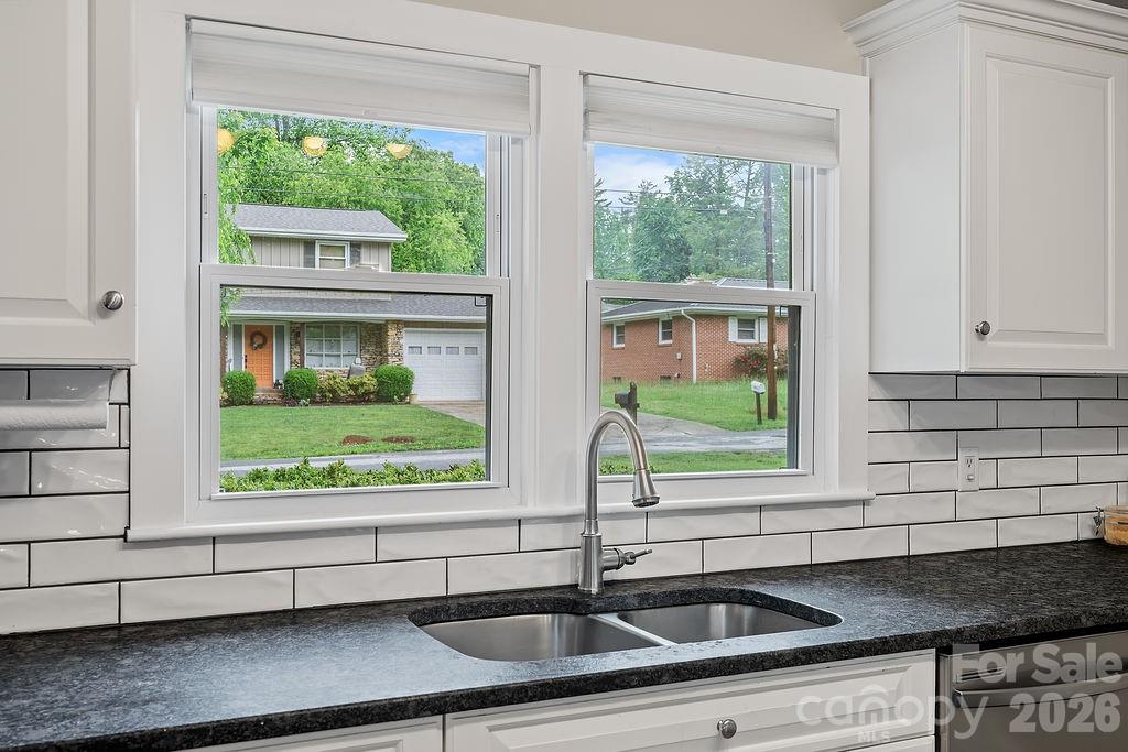 1106 Cherokee Drive Hendersonville NC 28739