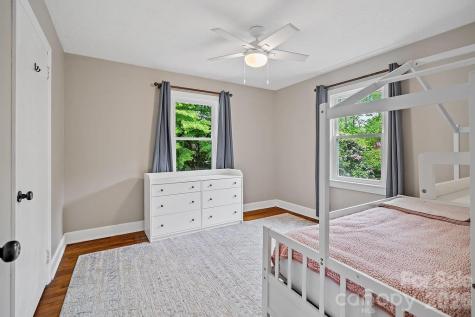 1106 Cherokee Drive Hendersonville NC 28739