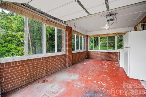 1106 Cherokee Drive Hendersonville NC 28739