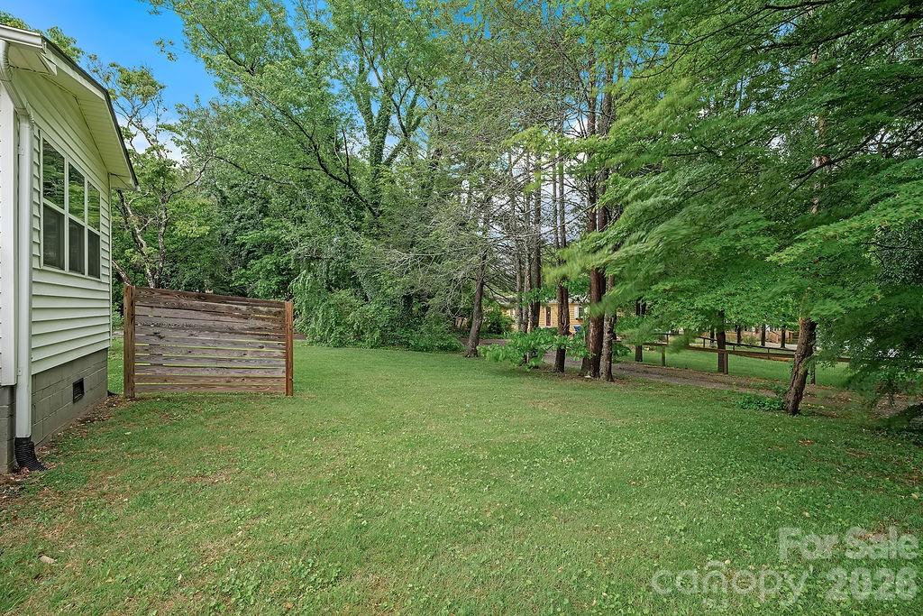 1106 Cherokee Drive Hendersonville NC 28739