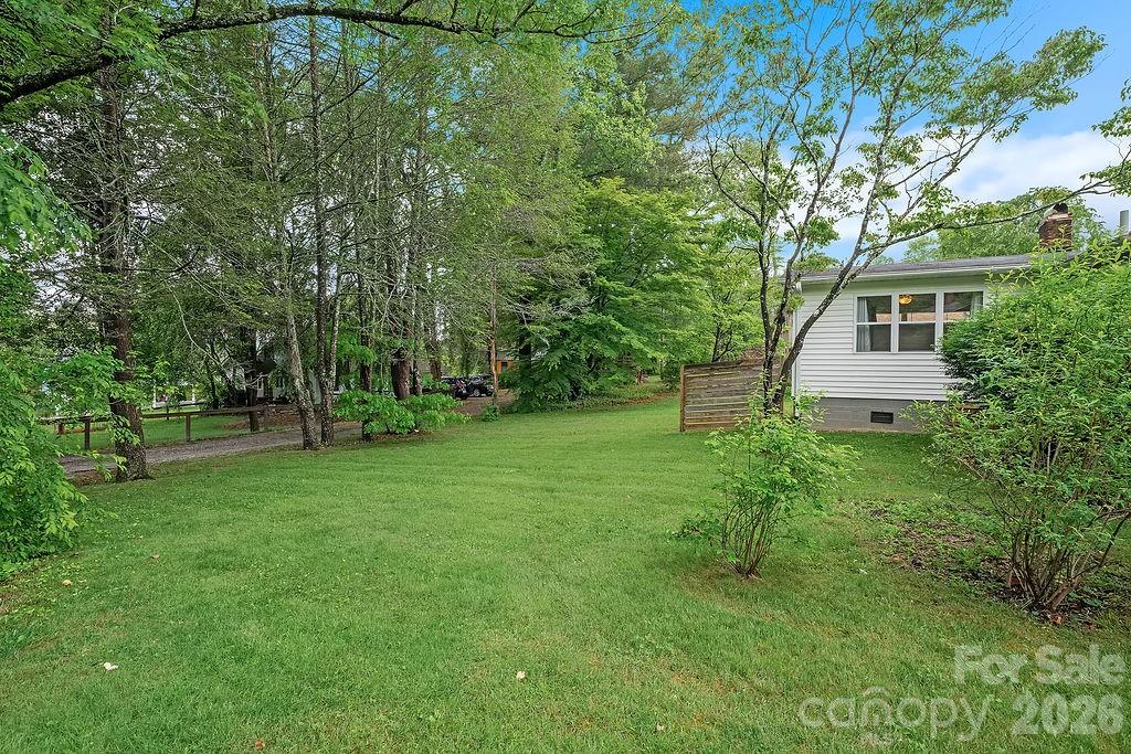 1106 Cherokee Drive Hendersonville NC 28739