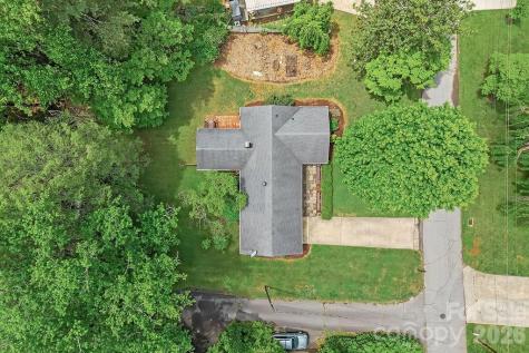 1106 Cherokee Drive Hendersonville NC 28739