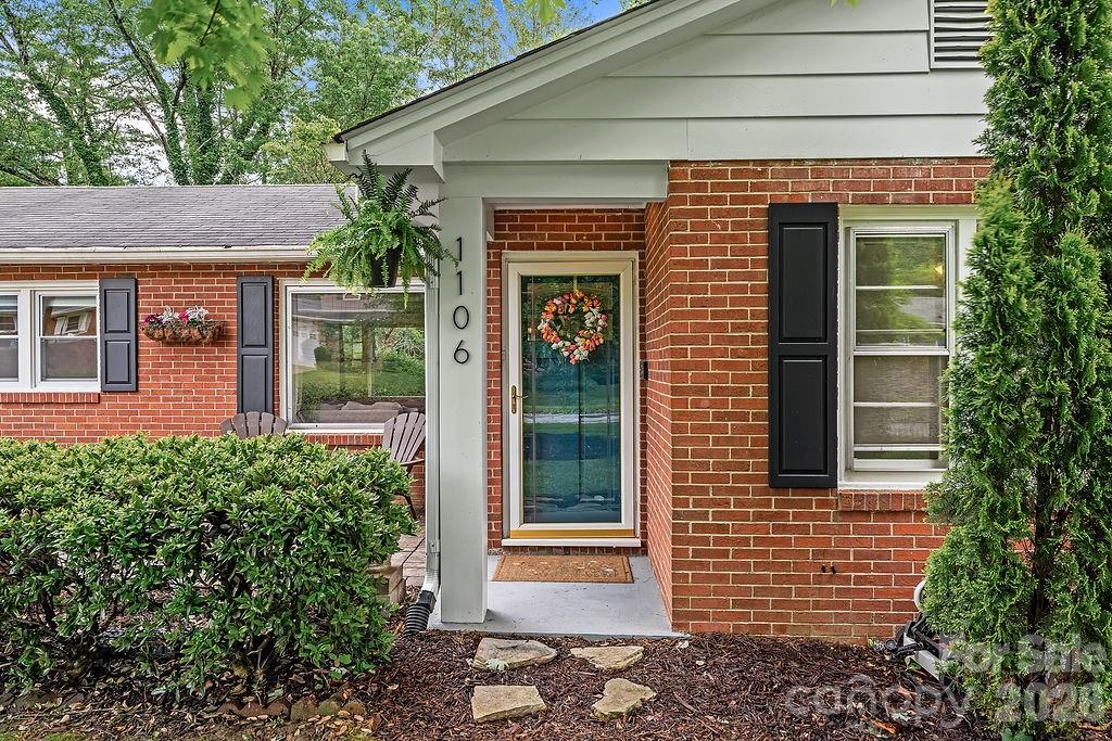 1106 Cherokee Drive Hendersonville NC 28739