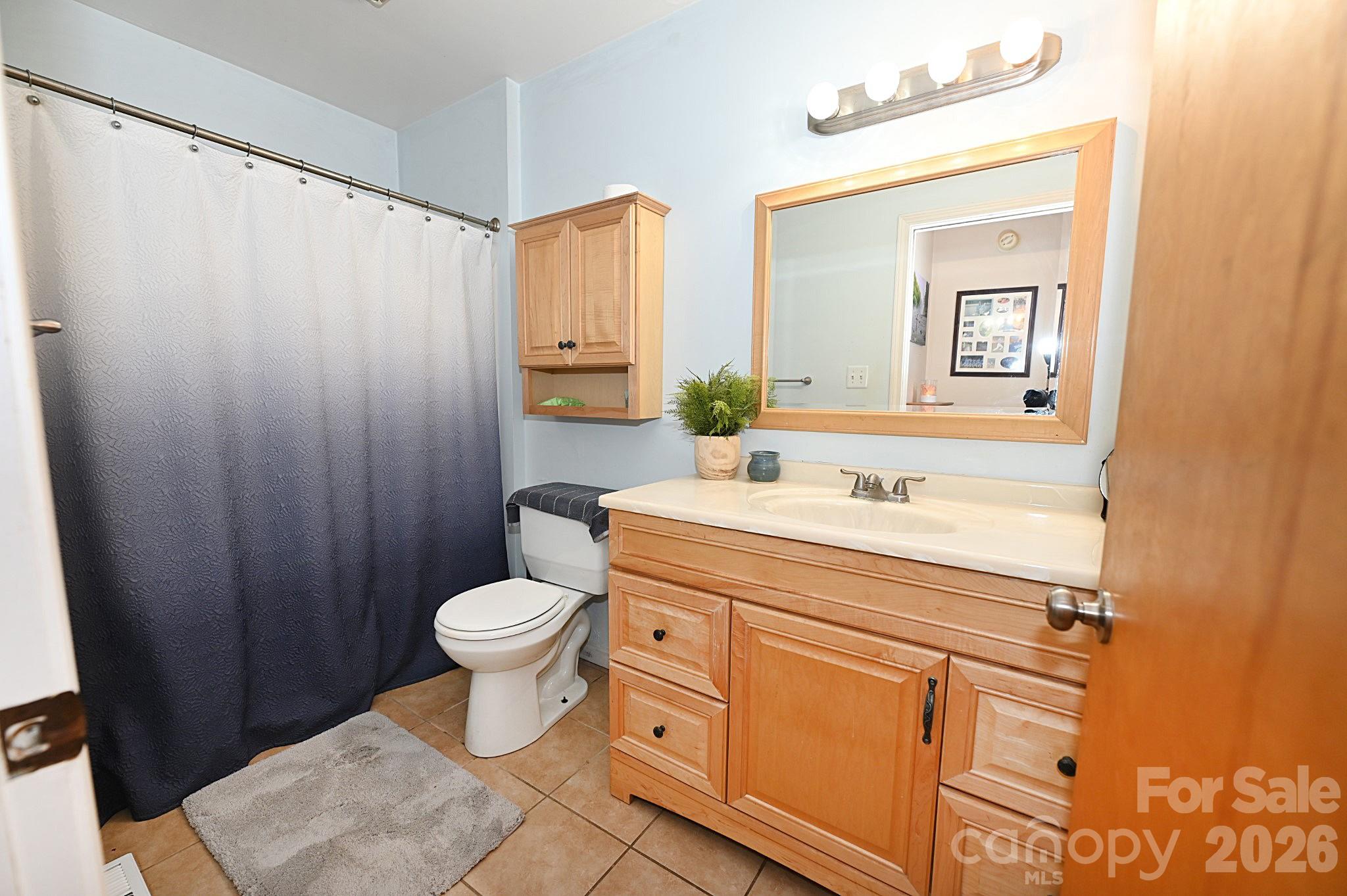 86 King Arthurs Court Hickory NC 28601