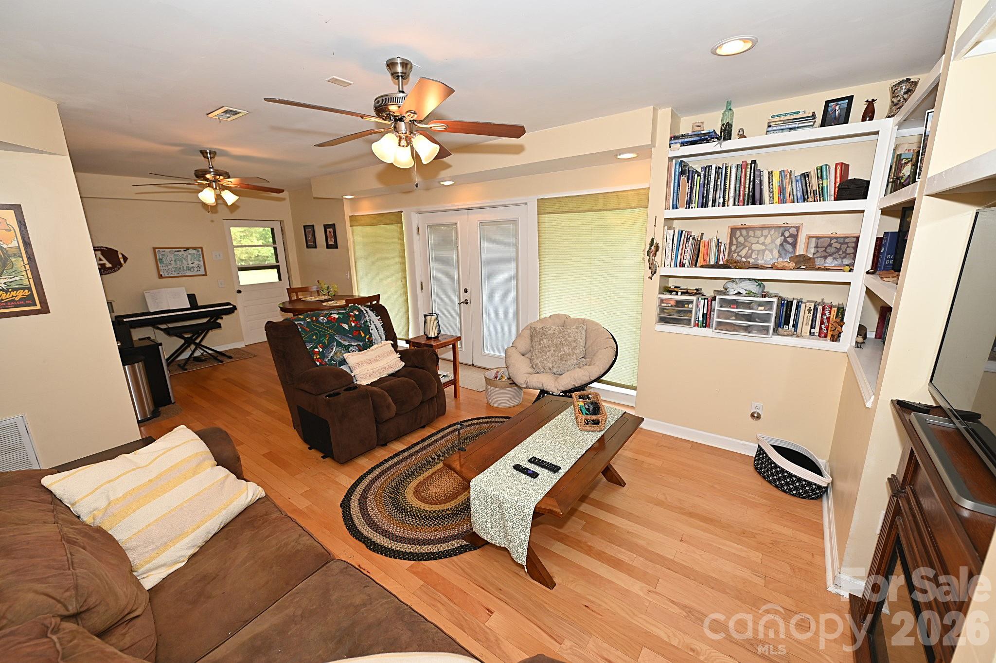 86 King Arthurs Court Hickory NC 28601