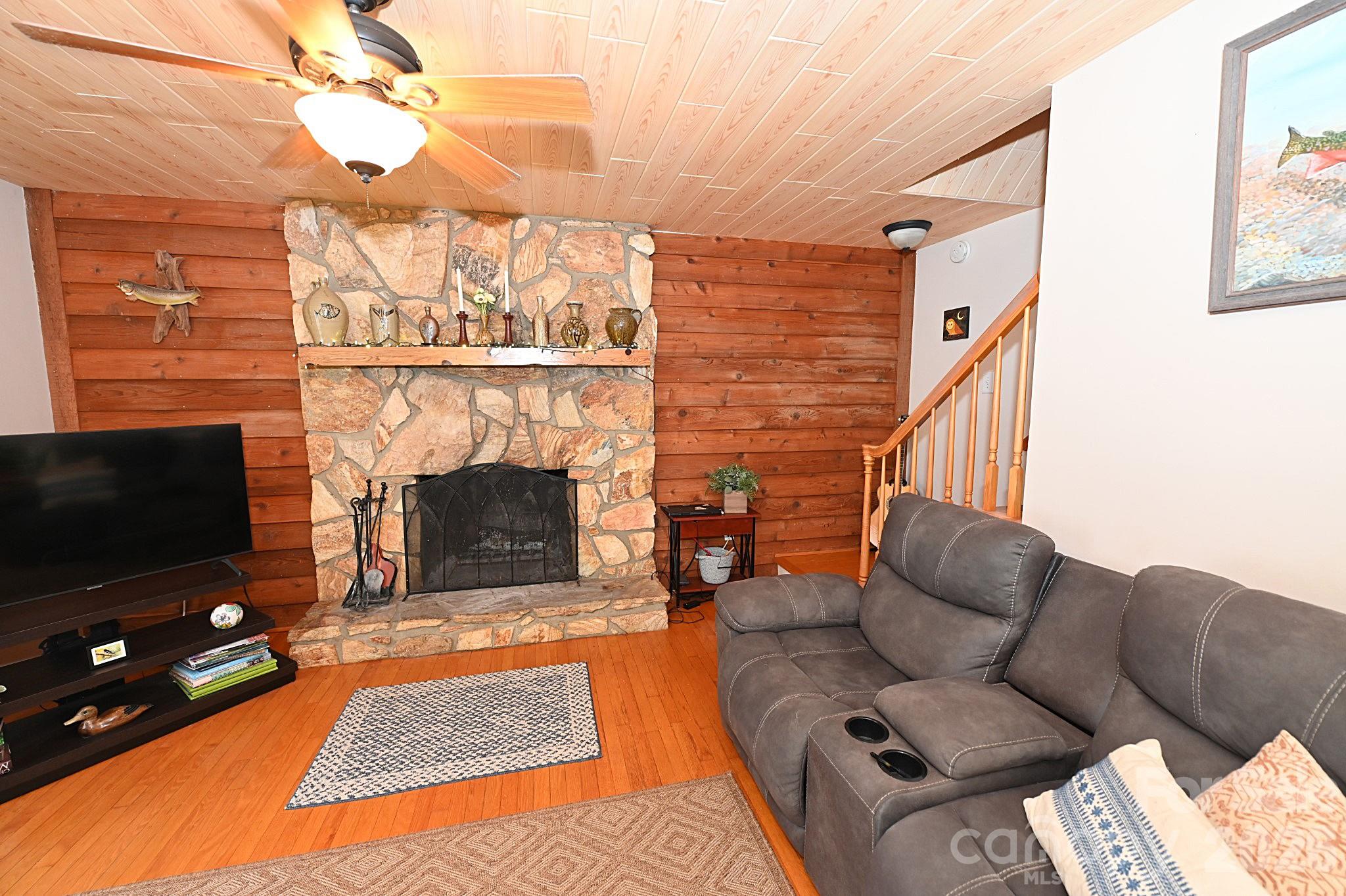 86 King Arthurs Court Hickory NC 28601