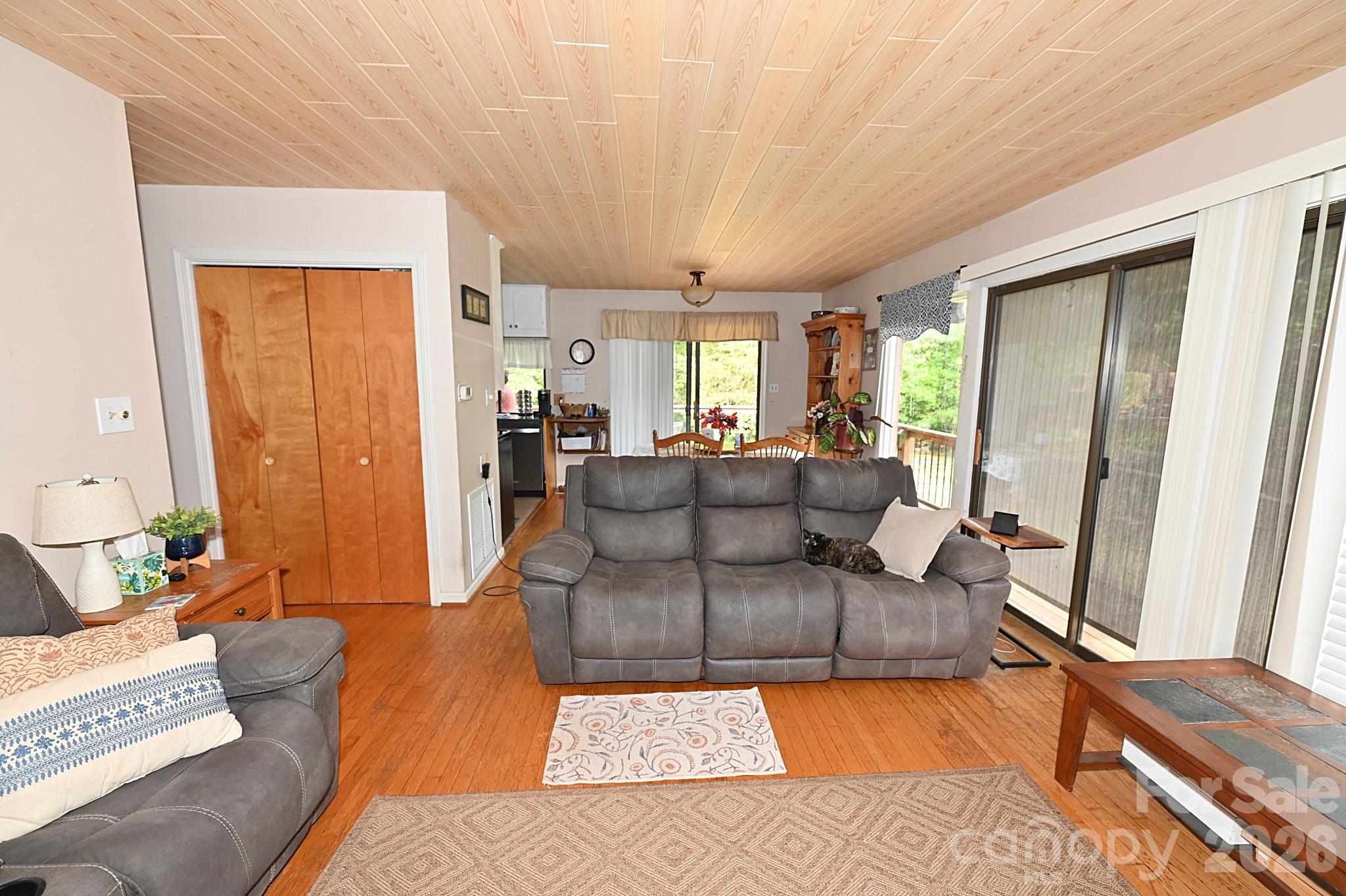 86 King Arthurs Court Hickory NC 28601