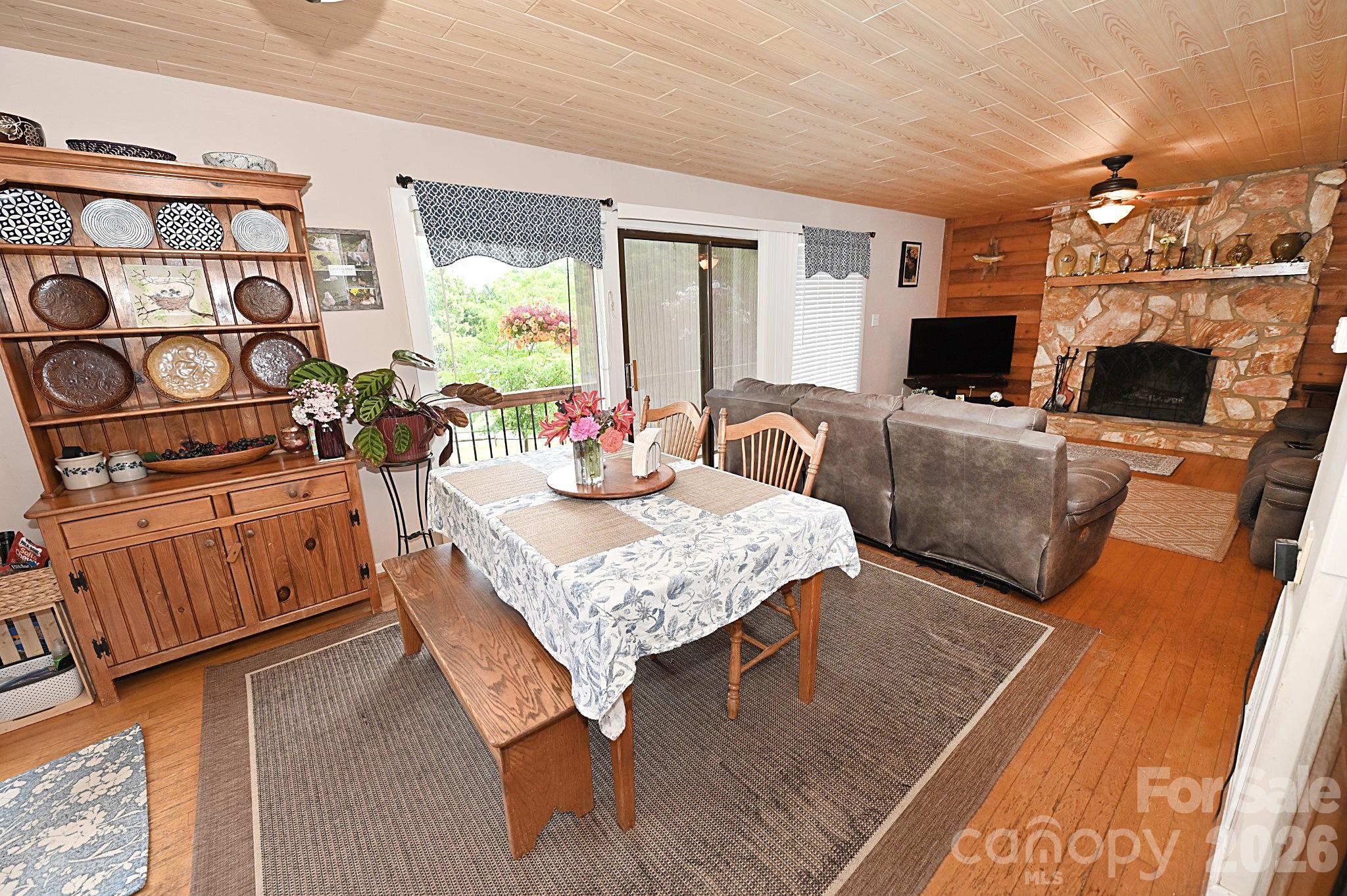 86 King Arthurs Court Hickory NC 28601