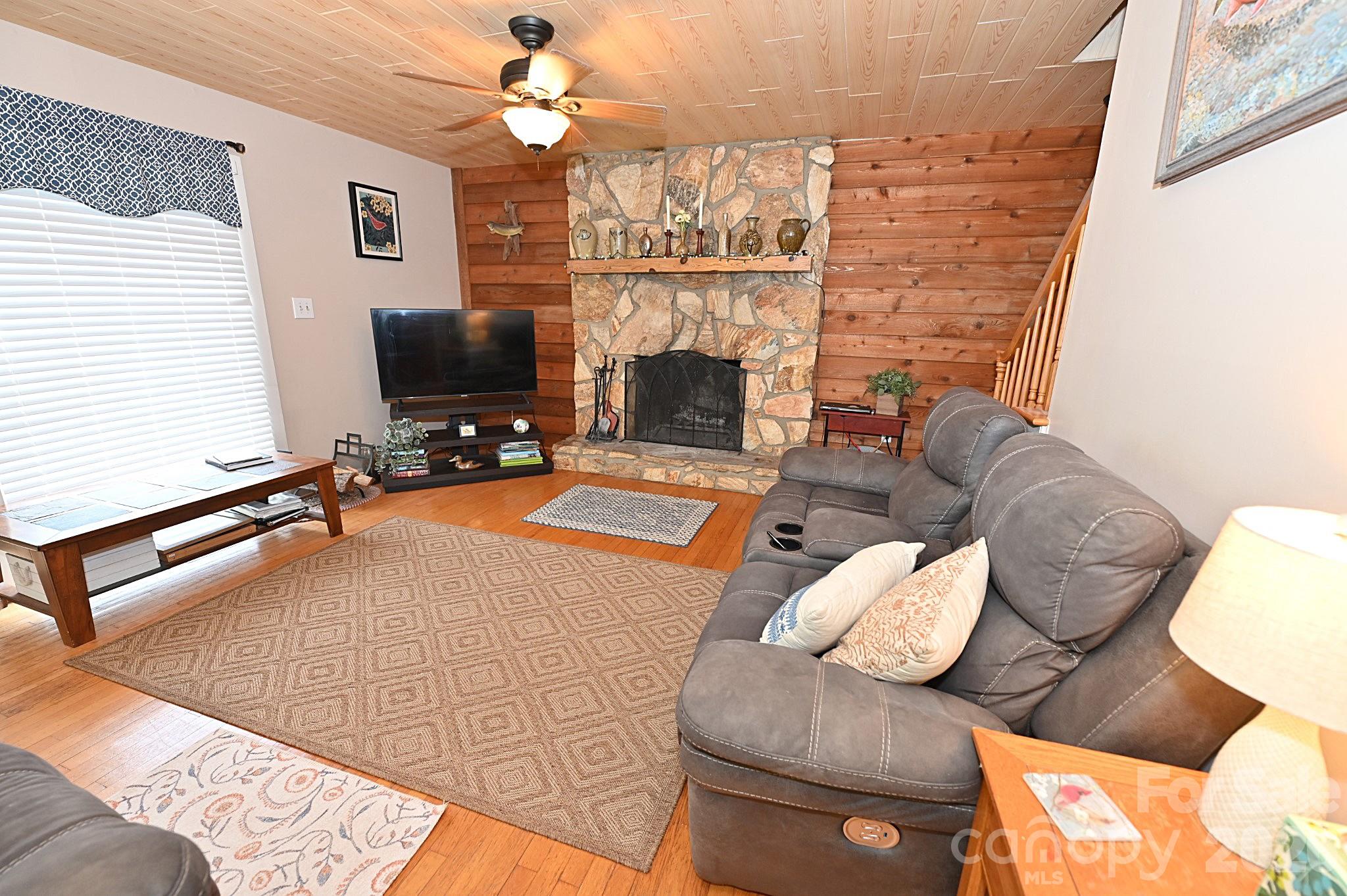 86 King Arthurs Court Hickory NC 28601