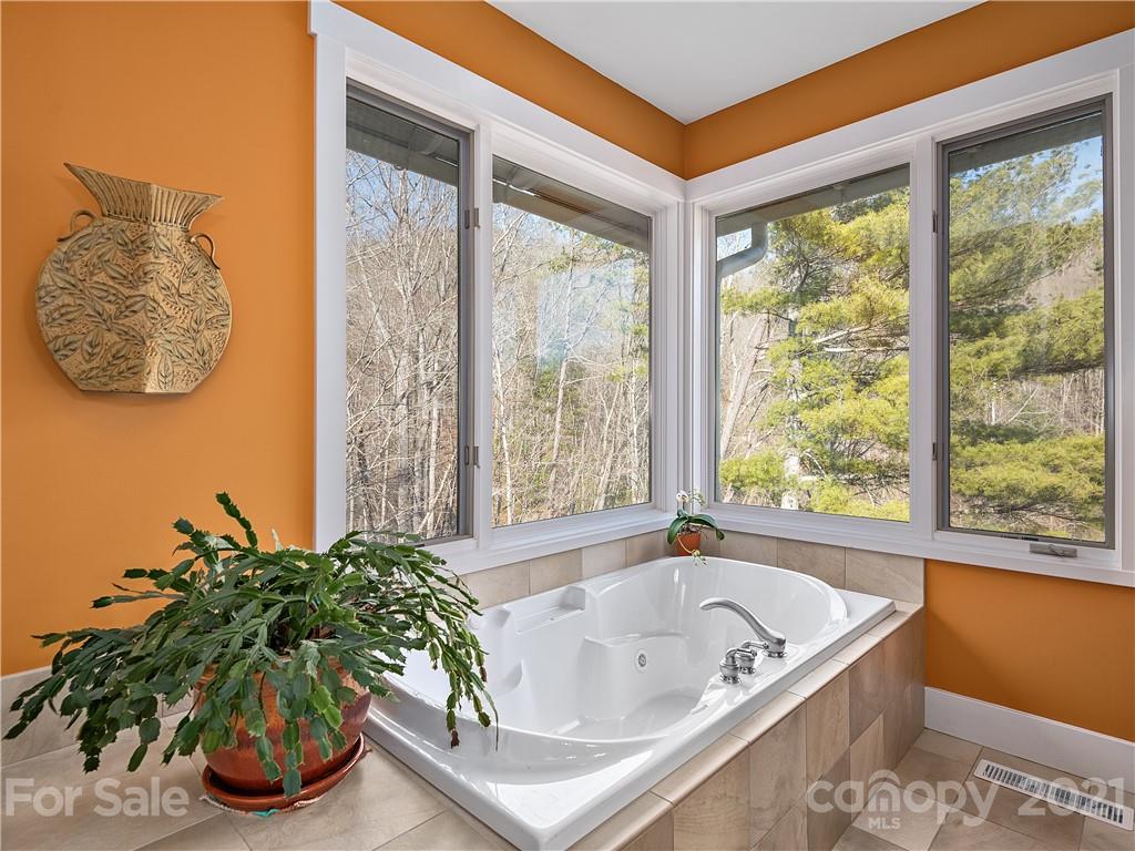 47 Garland Drive Asheville NC 28804