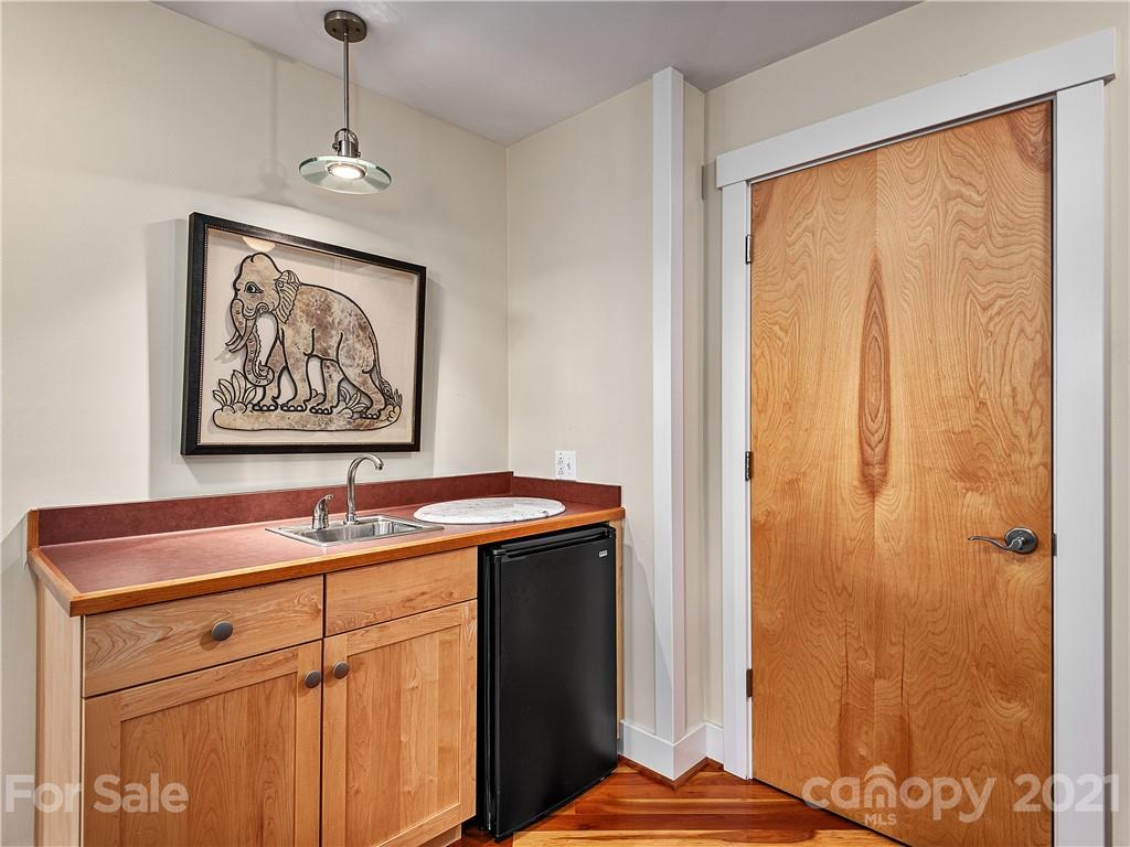 47 Garland Drive Asheville NC 28804