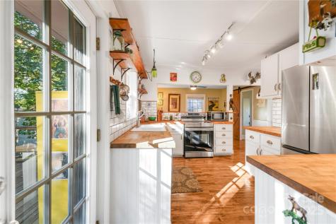 23 Laurel Loop Asheville NC 28806