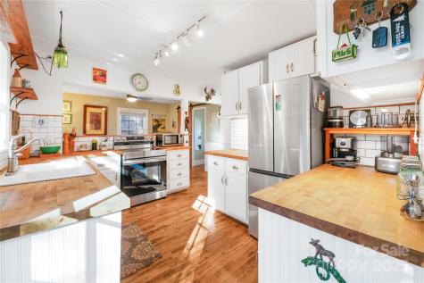 23 Laurel Loop Asheville NC 28806