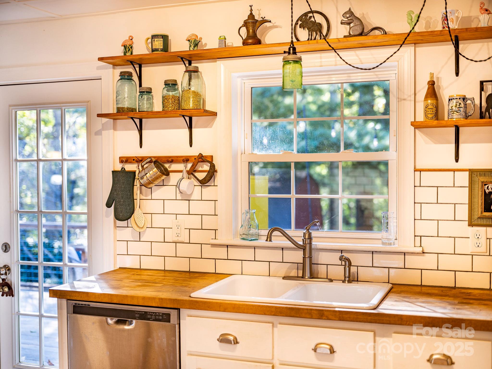 23 Laurel Loop Asheville NC 28806