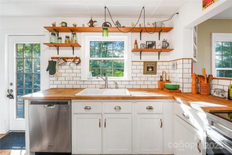 23 Laurel Loop Asheville NC 28806