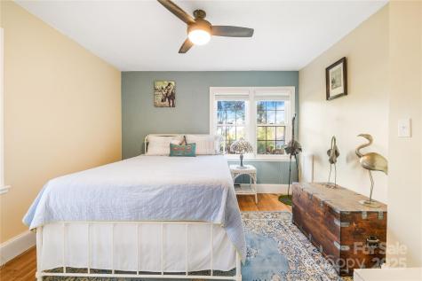 23 Laurel Loop Asheville NC 28806