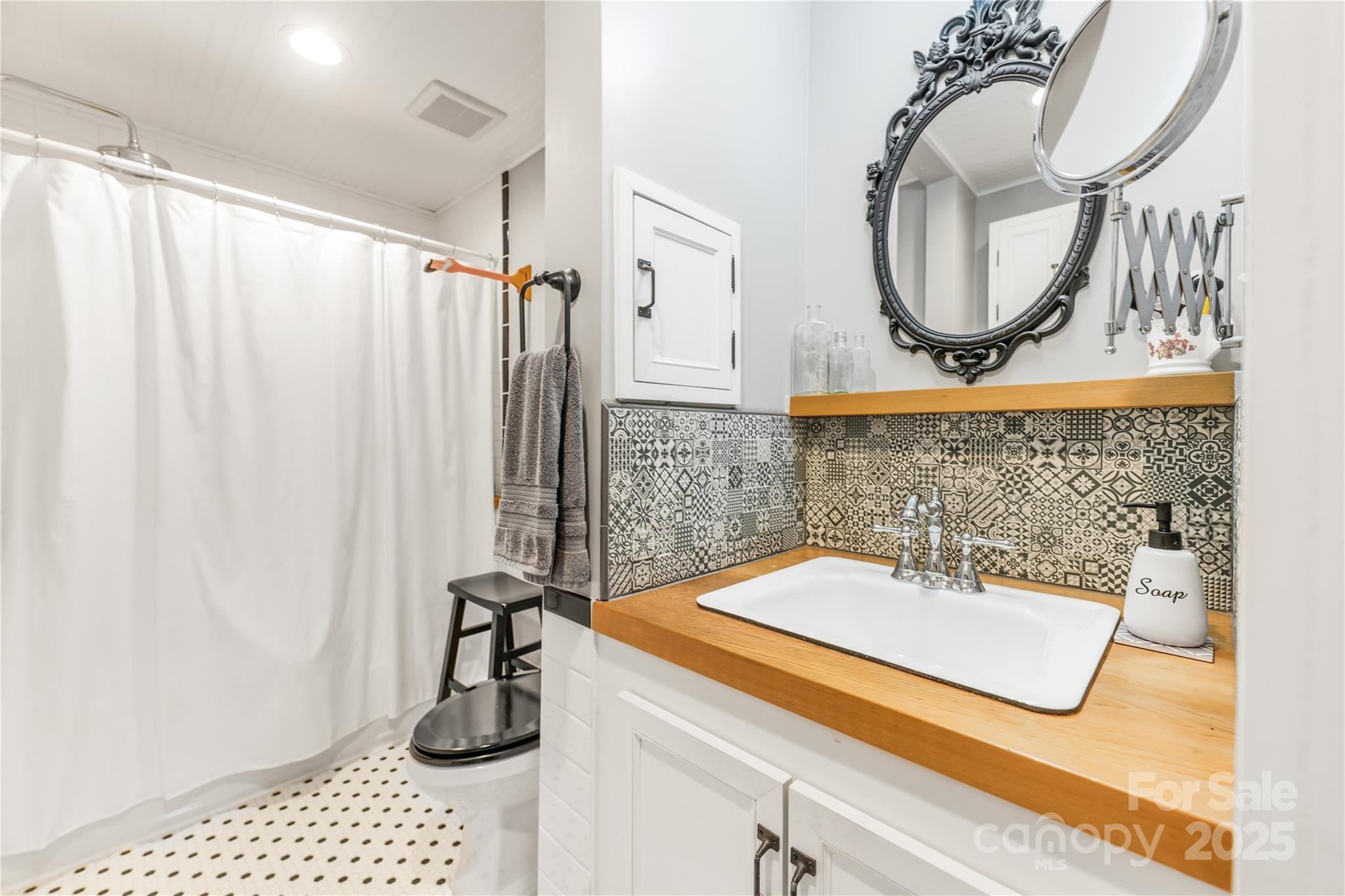 23 Laurel Loop Asheville NC 28806