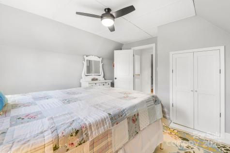 23 Laurel Loop Asheville NC 28806